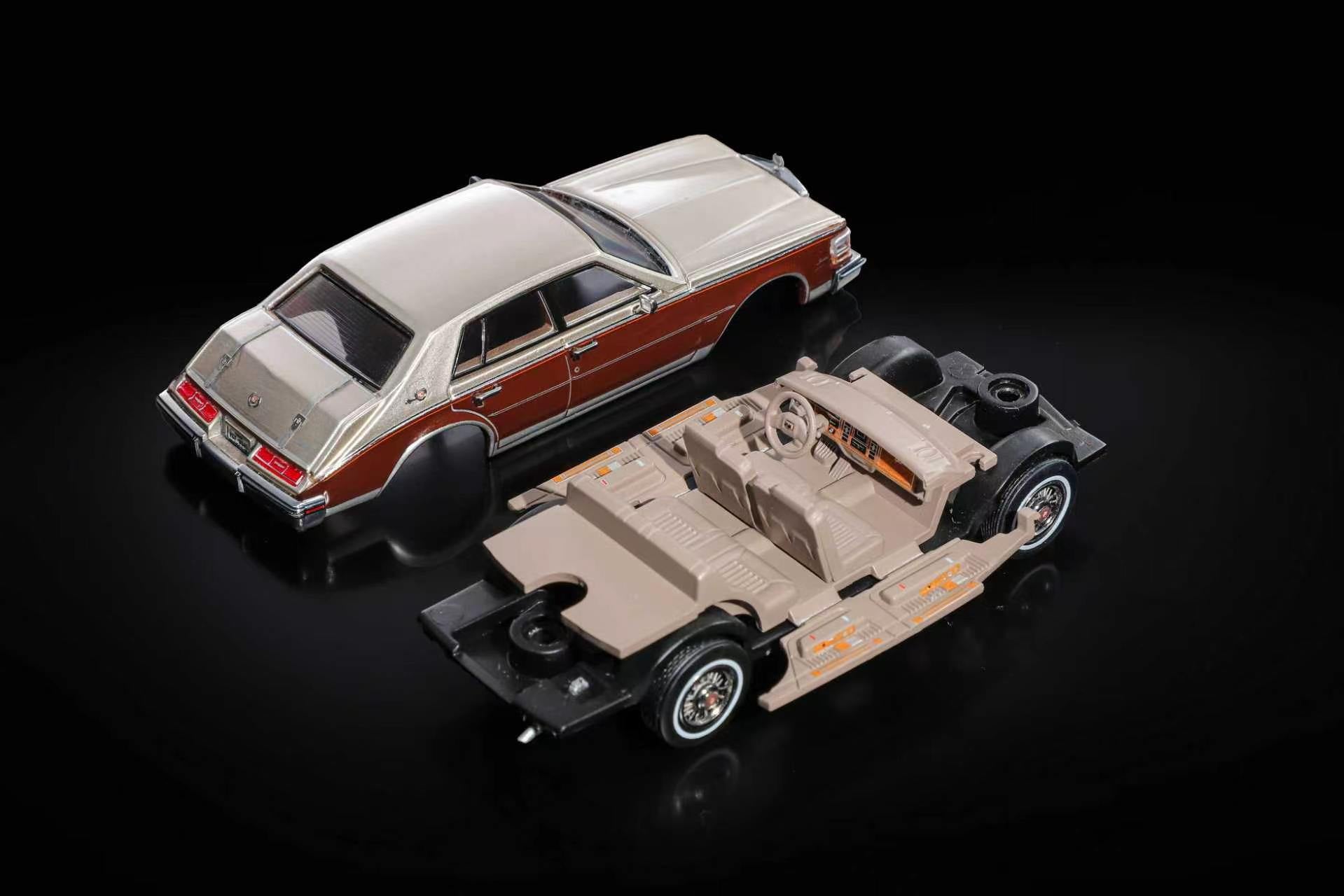 Preorder] Turning Crush 1:64 Cadillac Seville 64 1985 (2 Colours