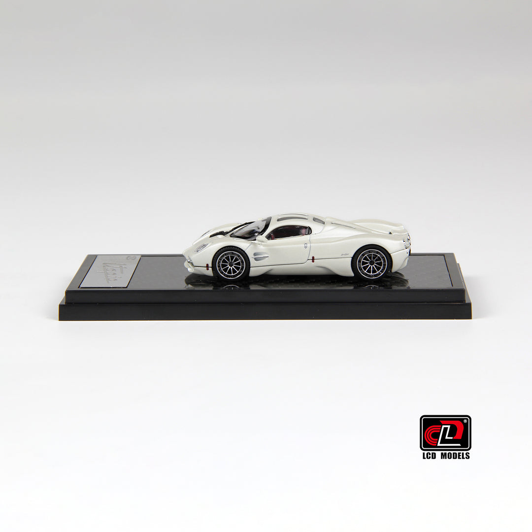 LCD 1:64 Pagani Utopia White