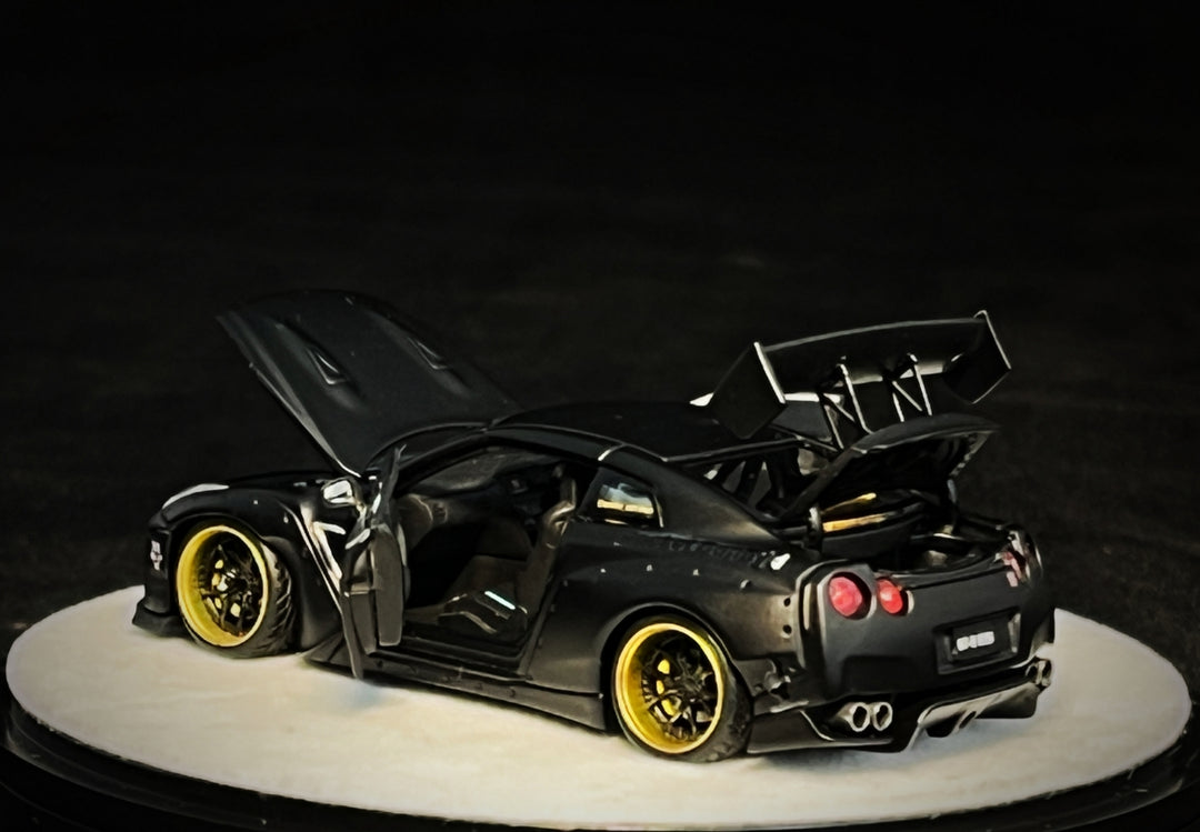 [Preorder] PGM 1:64 Nissan GT-R (R35) - Rocket Bunny Matte Black (2 Versions)