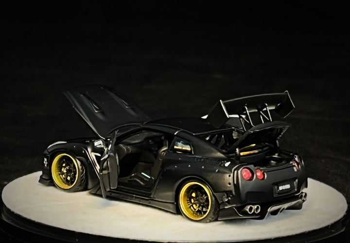 [Preorder] PGM 1:64 Nissan GT-R (R35) - Rocket Bunny Matte Black (2 Versions)