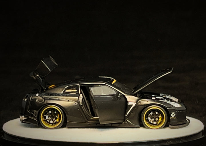 [Preorder] PGM 1:64 Nissan GT-R (R35) - Rocket Bunny Matte Black (2 Versions)