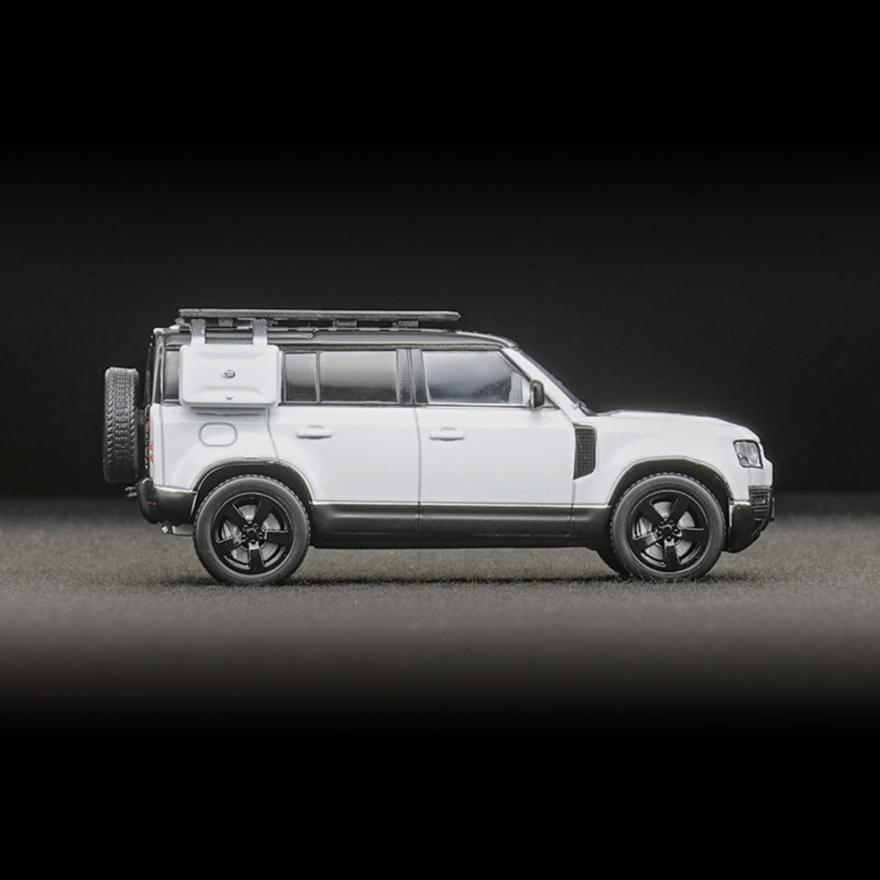 ENCHERY 1:64 Land Rover Defender 110 (2 Colours) – Horizon Diecast