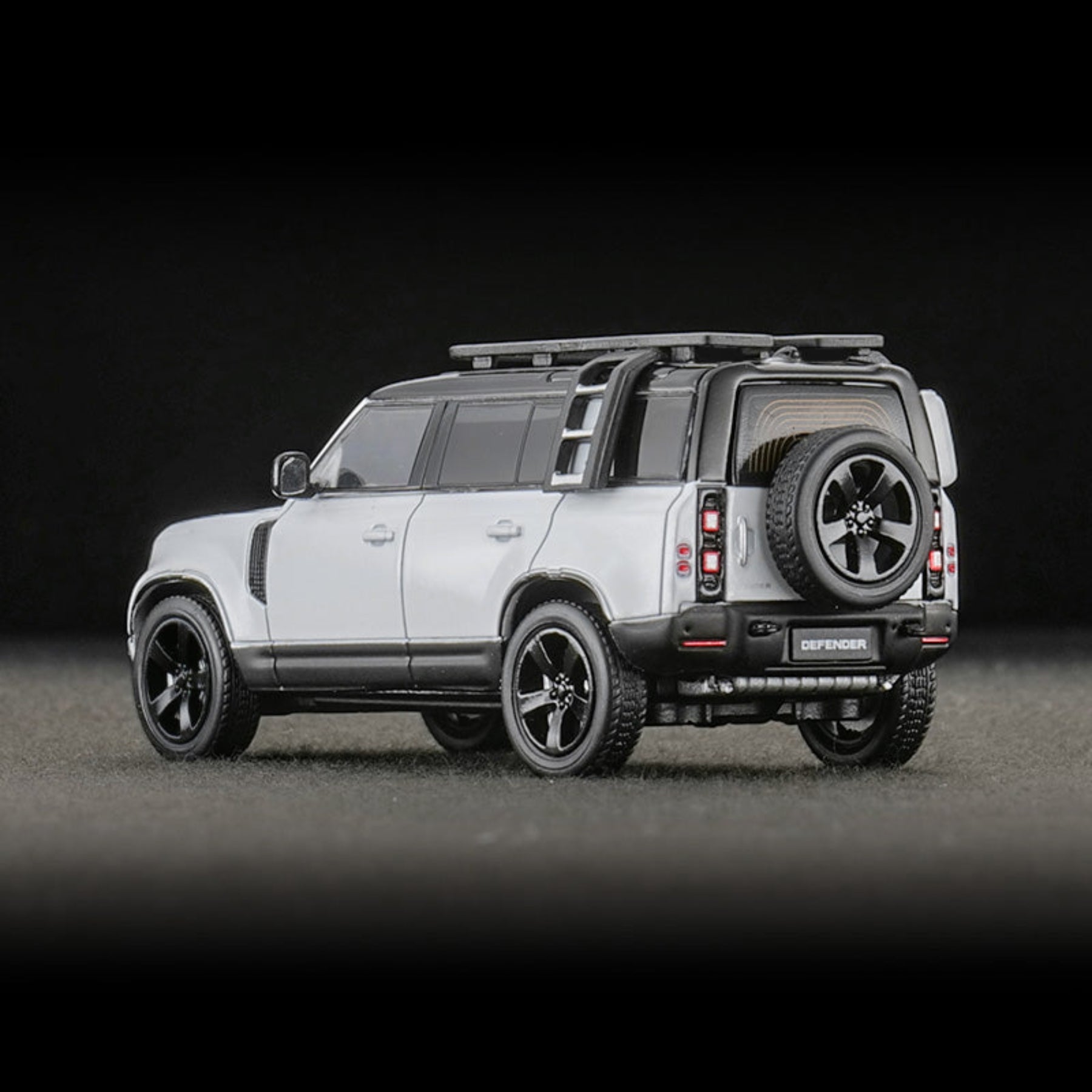 ENCHERY 1:64 Land Rover Defender 110 (2 Colours) – Horizon Diecast