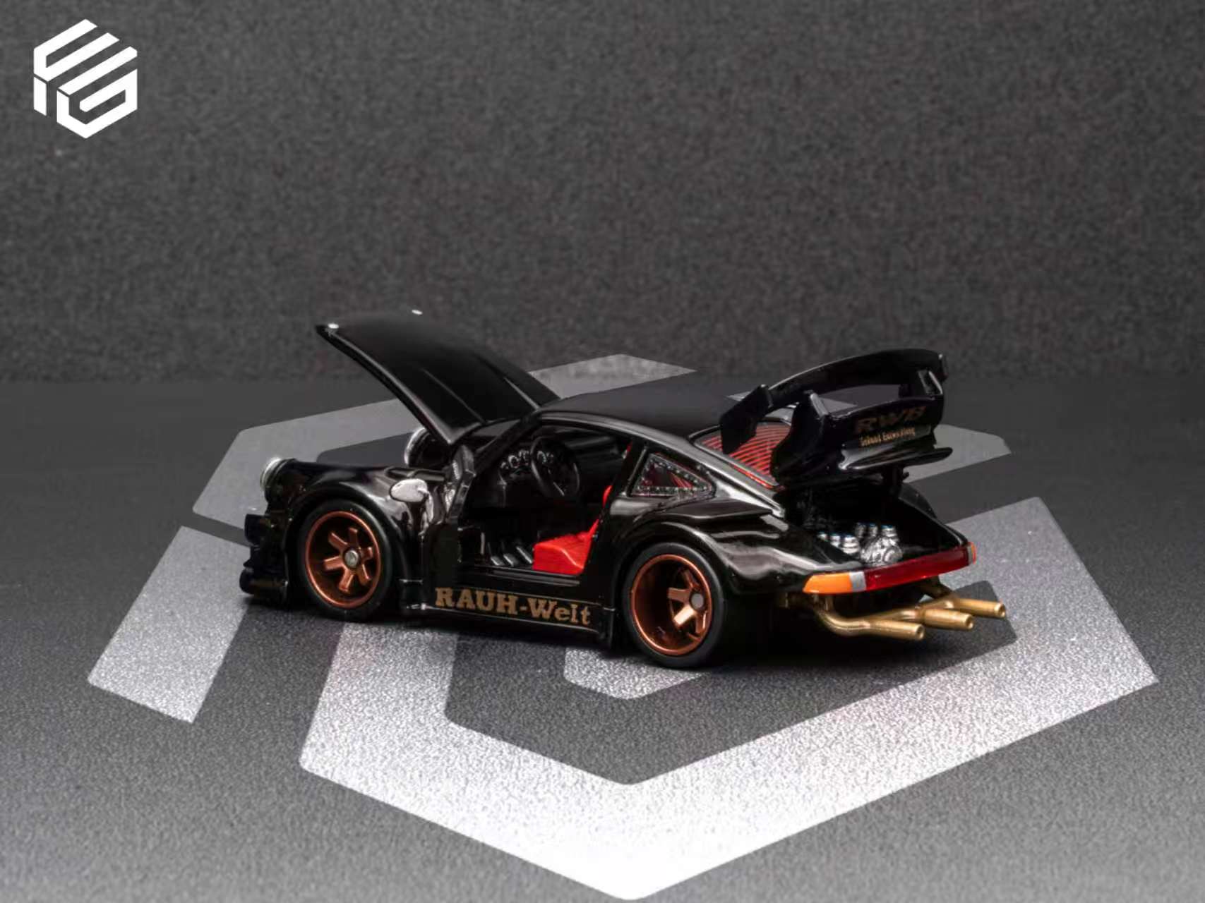 Preorder] FG 1:64 RWB 930 Black – Horizon Diecast