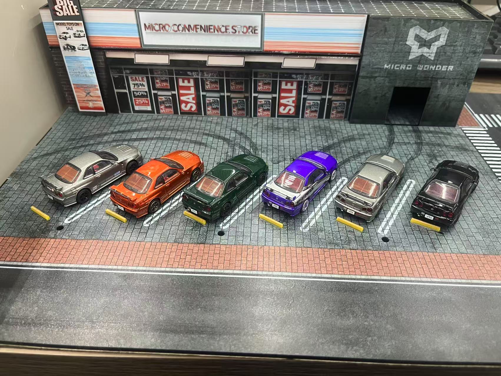DM Model 1:64 Nissan R34 Hanging Card Board (6 Colors) – Horizon
