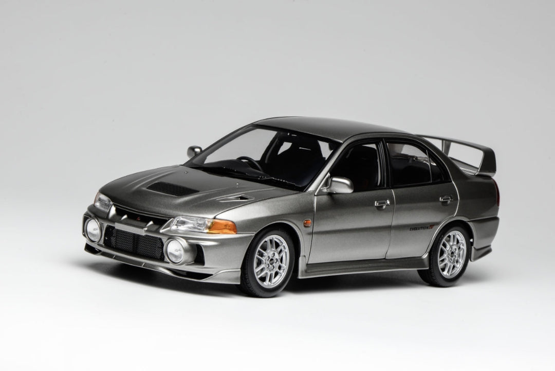 [Preorder] Motorhelix 1:18 Mitsubishi Lancer Evolution IV STEEL SILVER METALLIC M84001