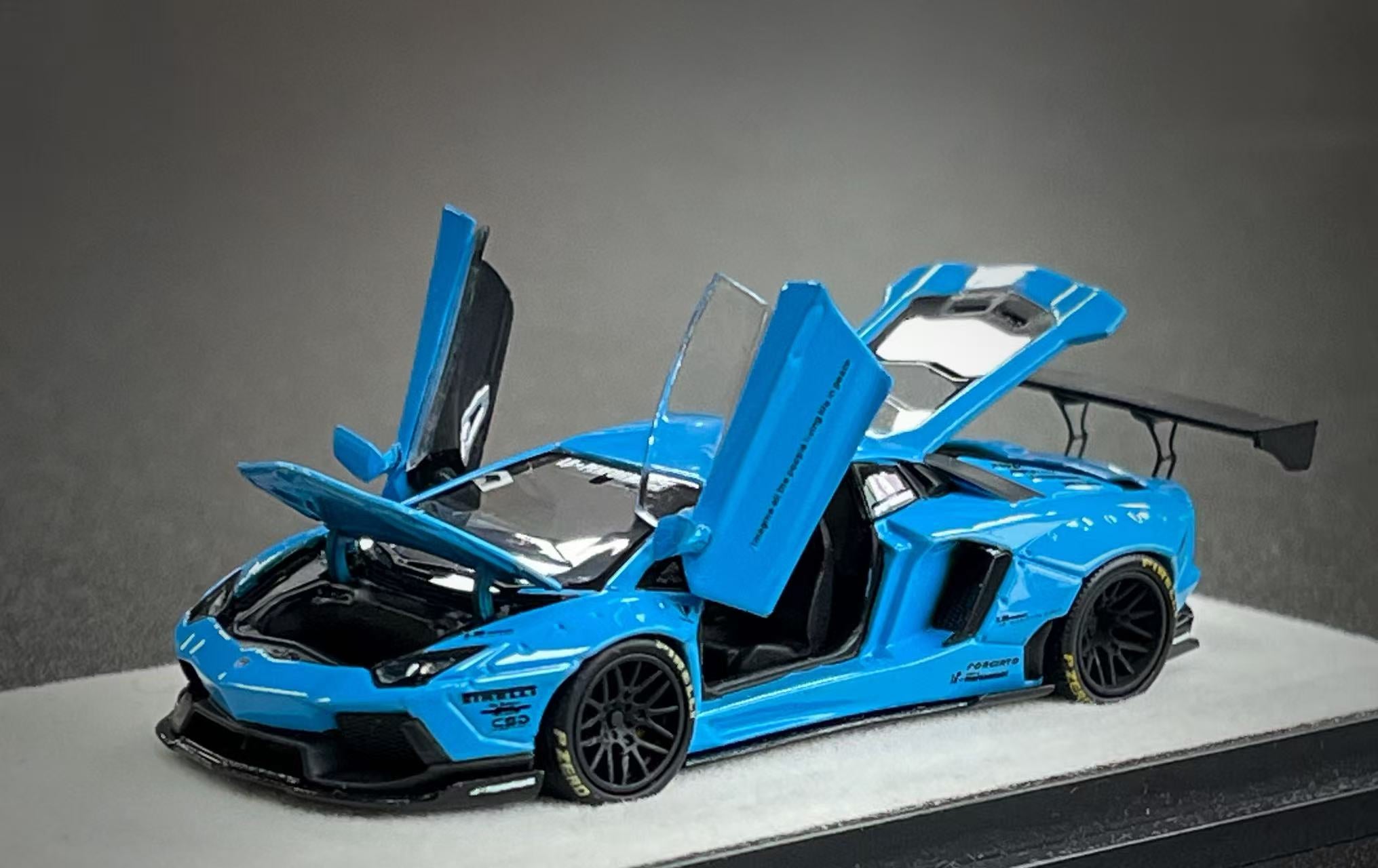 PGM 1/64 LAMBORGHINI アヴェンタドール LP700-4 Preorder] PGM 1:64 LBWK Lamborghini Aventador LP700-4 Blue