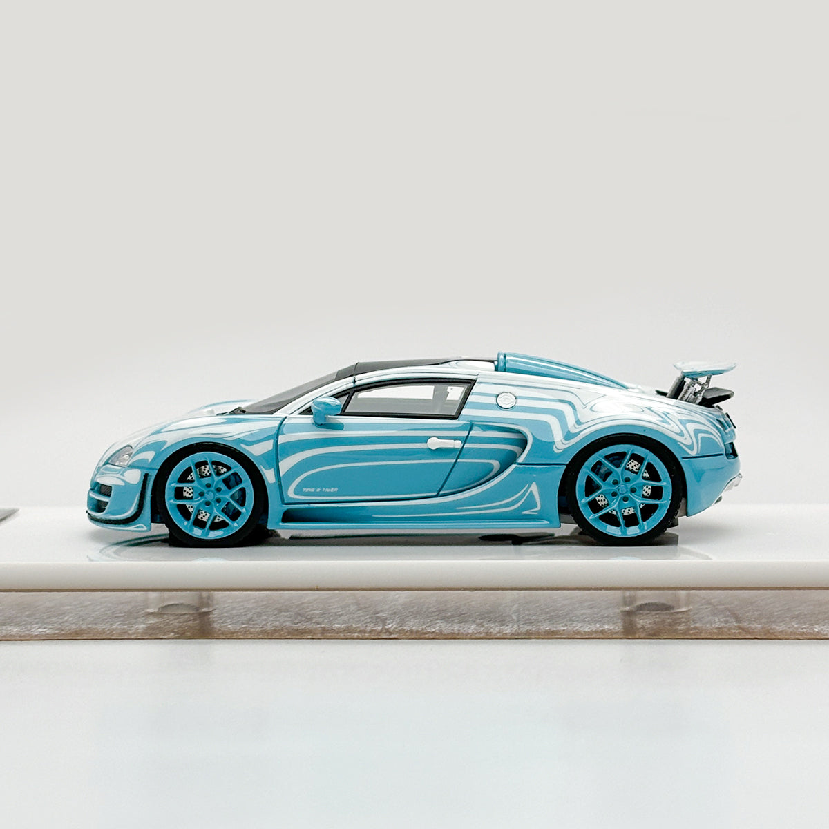 LJM Model 1:64 Bugatti Ceramic Dragon Sky Blue – Horizon Diecast
