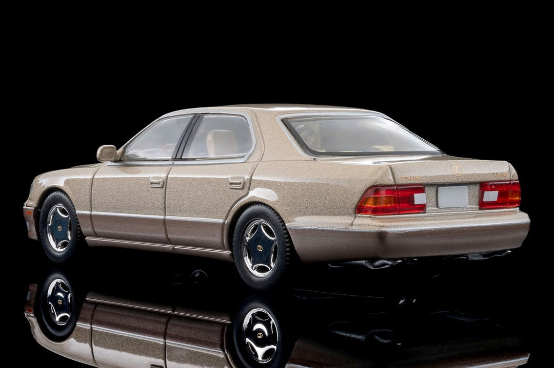 TLVN Tomica Limited Vintage Neo 1:64 1998 LEXUS LS400 (White/ Silver) LV-N