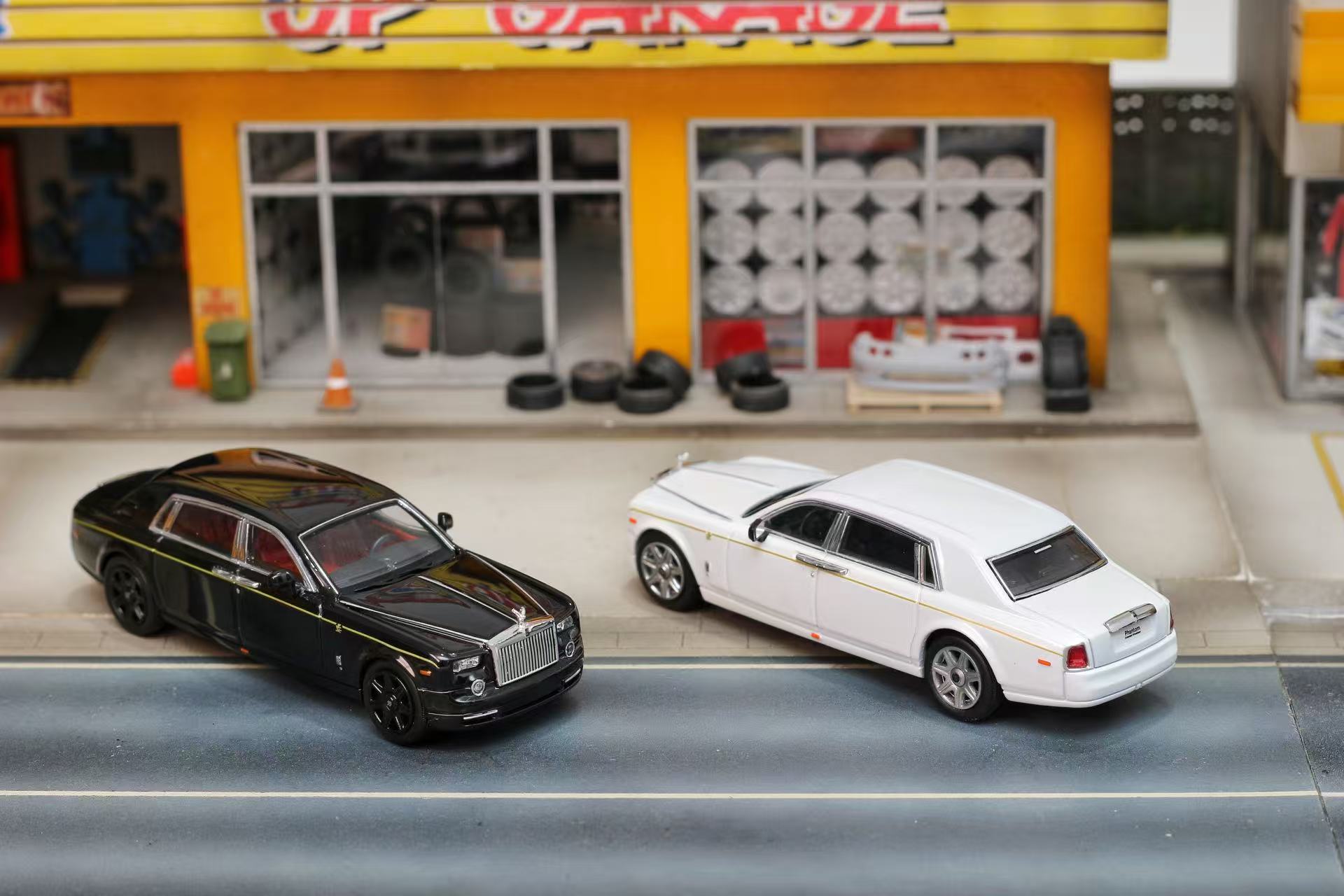 Preorder] Street Weapon 1:64 Rolls-Royce Phantom VII (3 Colours