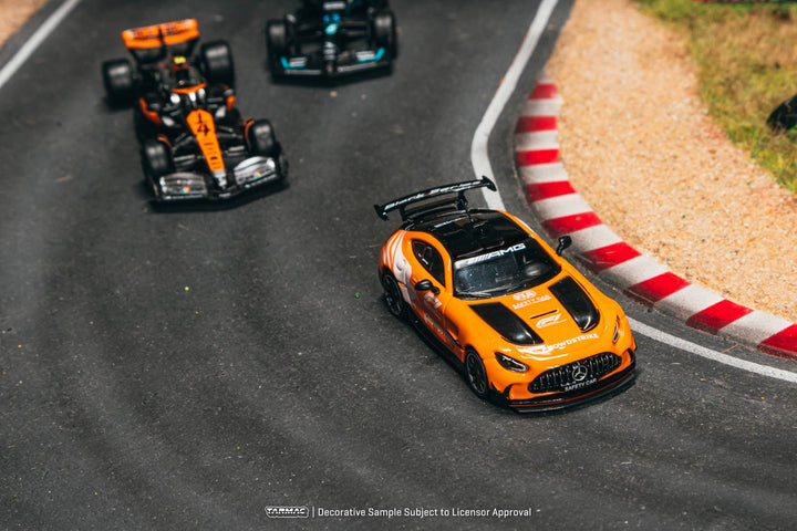 [Preorder] Tarmac Works 1:64 Mercedes-Benz AMG GT Black Series Safety Car of British GP 2025 – Global64 – Limited Edition T64G-042-SCB-B