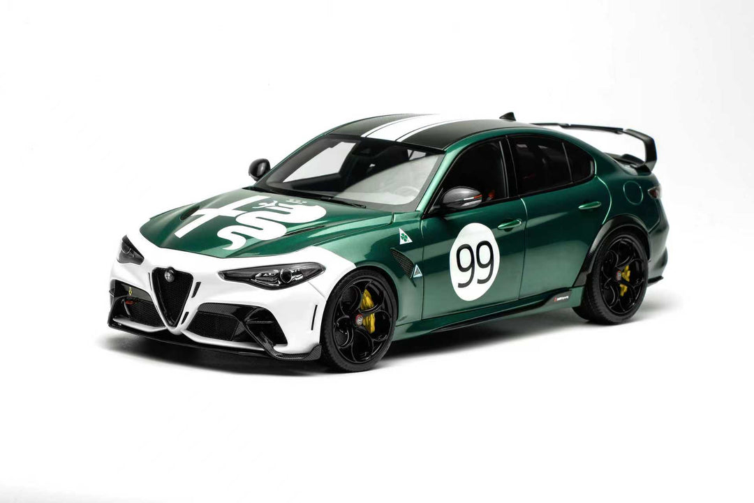 MOTORHELIX 1:18 Alfa Romeo Giulia GTAm Green Livery Two-Tone 