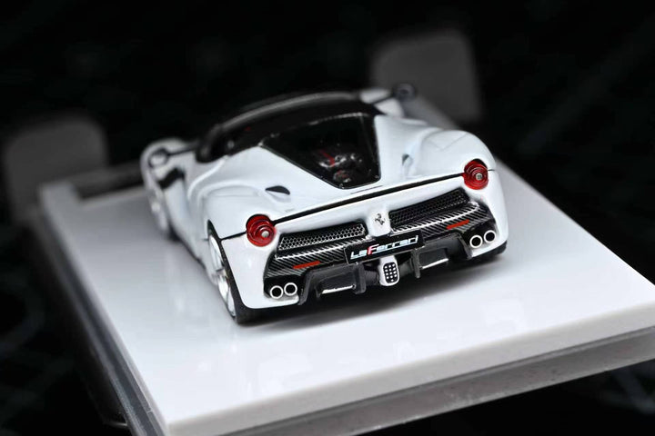 [Preorder] Street Buster 1:64 Ferrari F150 Bianco Avus-Rosso interior