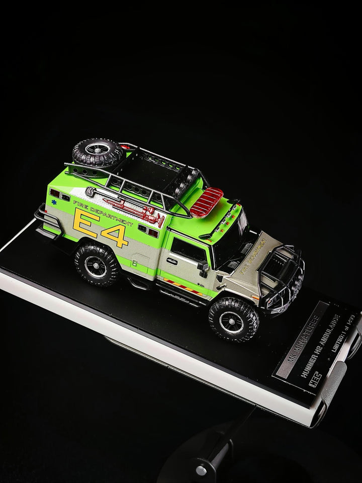 [Preorder] MK Miniatures 1:64 Hummer H2 Ambulance Silver with green Livery