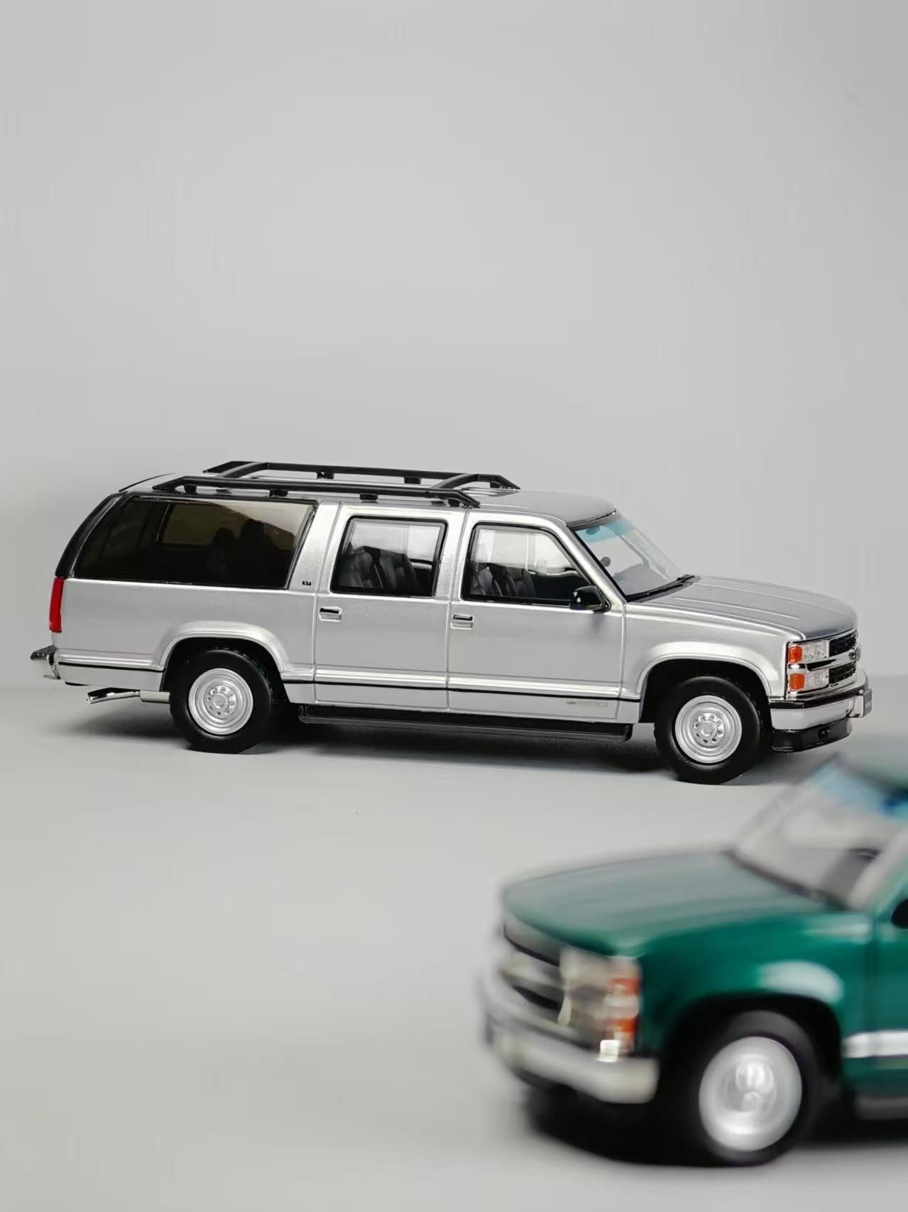 Preorder] BLISS 1:64 Chevrolet Suburban (2 Colours) – Horizon Diecast