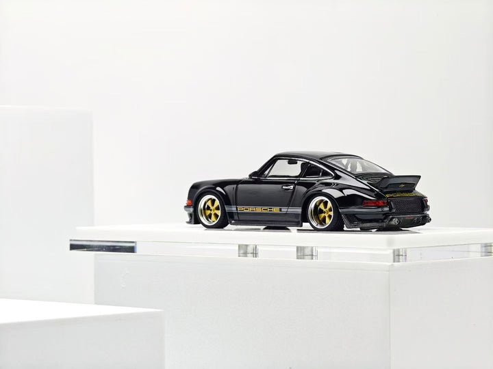 Zincit Model 1:43 Porsche Singer DLS (3 Colours)