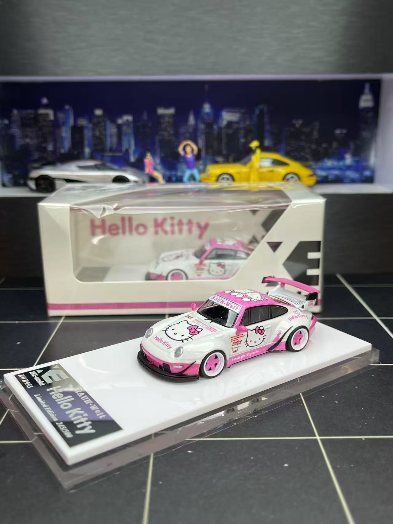 XKE 1:64 Porsche RWB 993 - Hello kitty Livery – Horizon Diecast