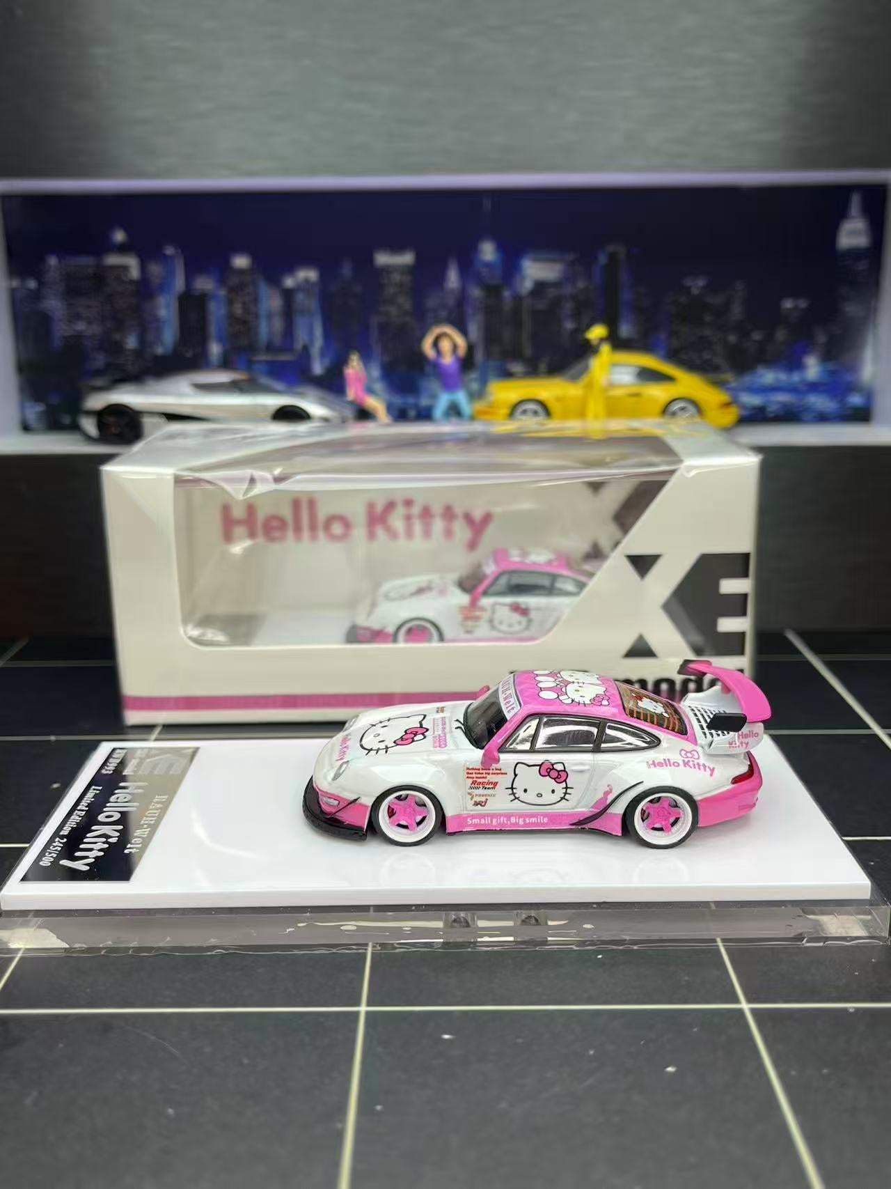 XKE-model 1/64 ポルシェ RWB993 Hello Kitty限定 XKE 1:64 Porsche RWB 993 - Hello kitty Livery – Horizon Diecast