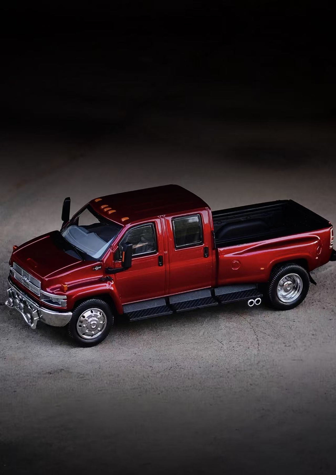 [Preorder] MK Miniatures X GOC 1:64 GMC TOP PICK UP TRUCK and Chevrolet KODIAK Metallic Red (2 Versions)