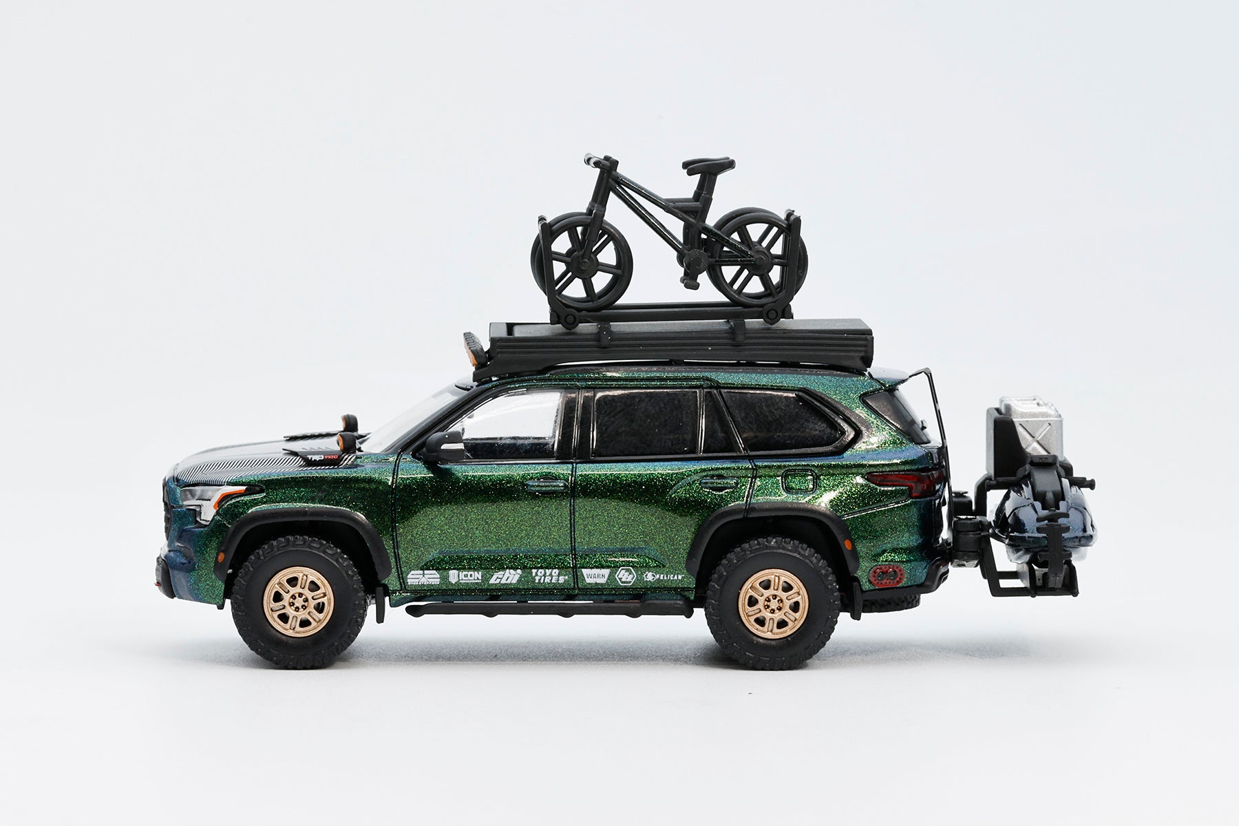Preorder] GCD 1:64 Toyota SEQUOIA TRD PRO With accessories LHD (2