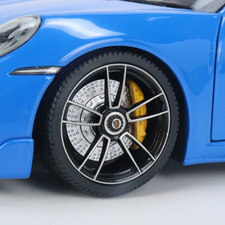 MINICHAMPS 1:18 Porsche 911 992 Turbo S (911 Turbo Sport) 113069172