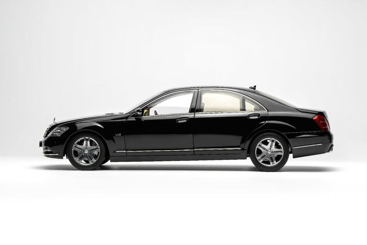 [Preorder] MOTORHELIX 1:18 Mercedes Benz S-Class S600L AMG (W221)