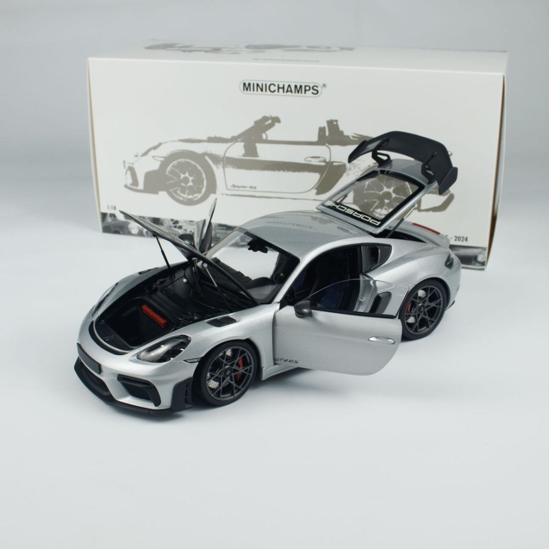 Minichamps 1:18 Caymen 718 Caymen GT4 RS Weissach Package
