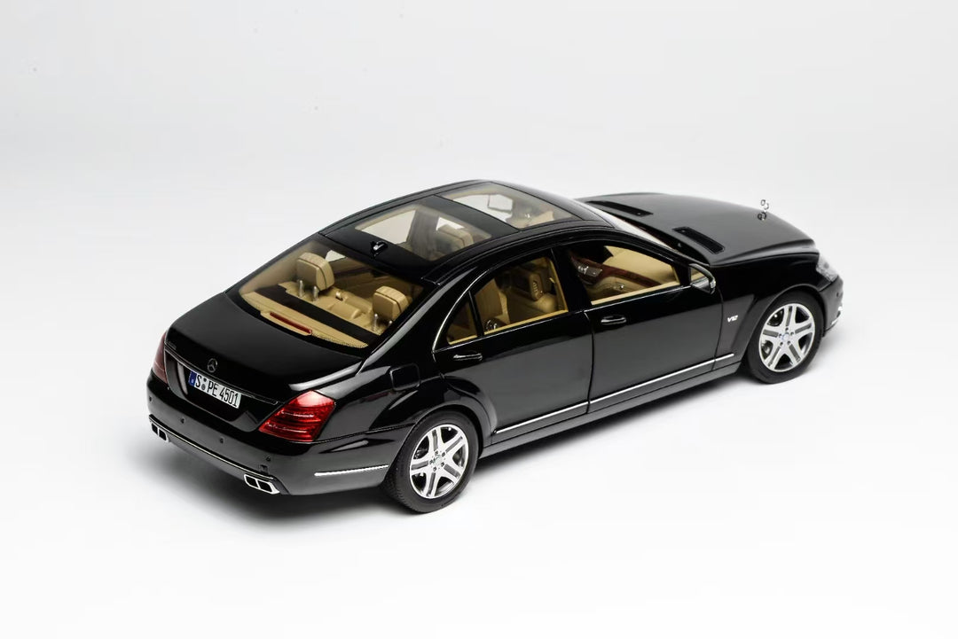 [Preorder] MOTORHELIX 1:18 Mercedes Benz S-Class S600L AMG (W221)