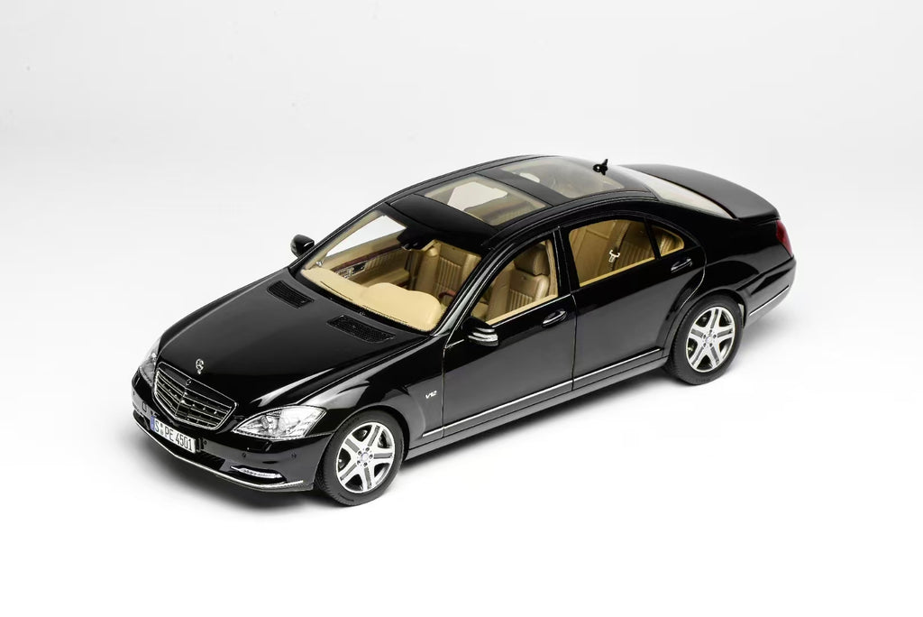Preorder] MOTORHELIX 1:18 Mercedes Benz S-Class S600L AMG (W221