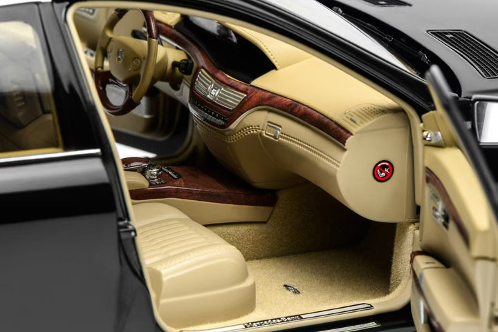 [Preorder] MOTORHELIX 1:18 Mercedes Benz S-Class S600L AMG (W221)