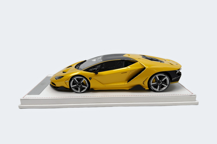 [Preorder] UB MODEL Collection Models 1:18 Lamborghini Centenario LP770-4 (2 Colours)