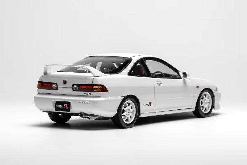MOTORHELIX 1:18 Honda Integra Type R (DC2) Pre-Facelift (3 Colours