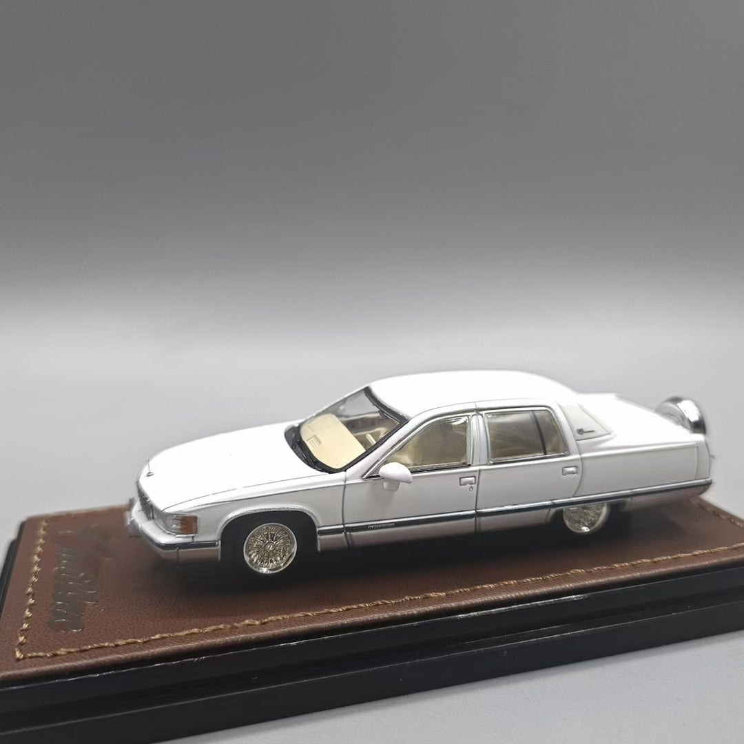 [Preorder] GOC 1:64 Cadillac Fleetwood (2 Colours)