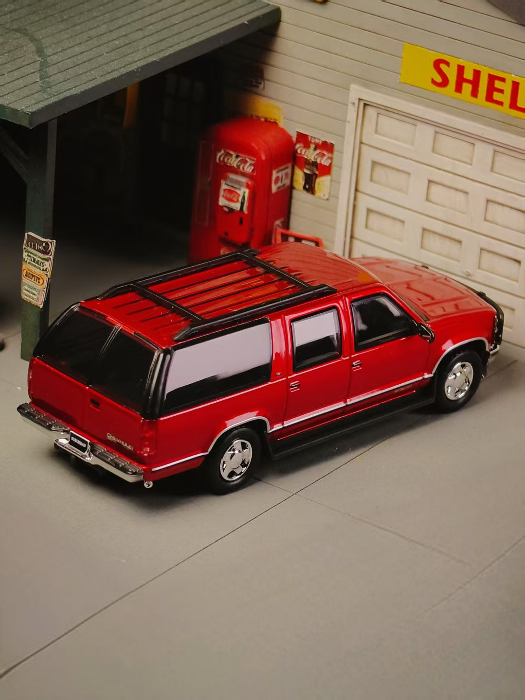 [Preorder] BLISS 1:64 Chevrolet Suburban (2 Colours)