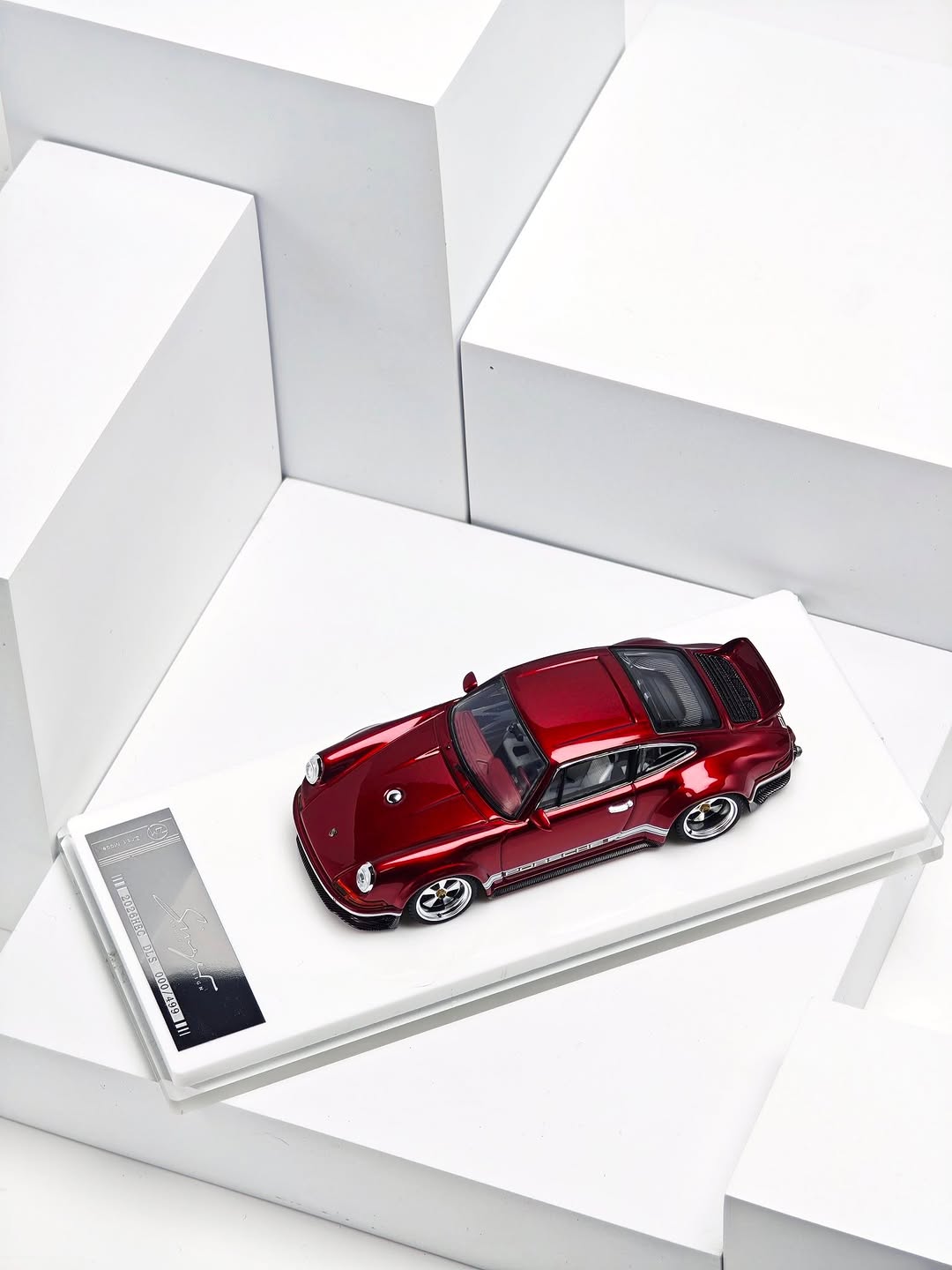 Zincit Model 1:43 Porsche Singer Coupe/DLS (2 Colours)