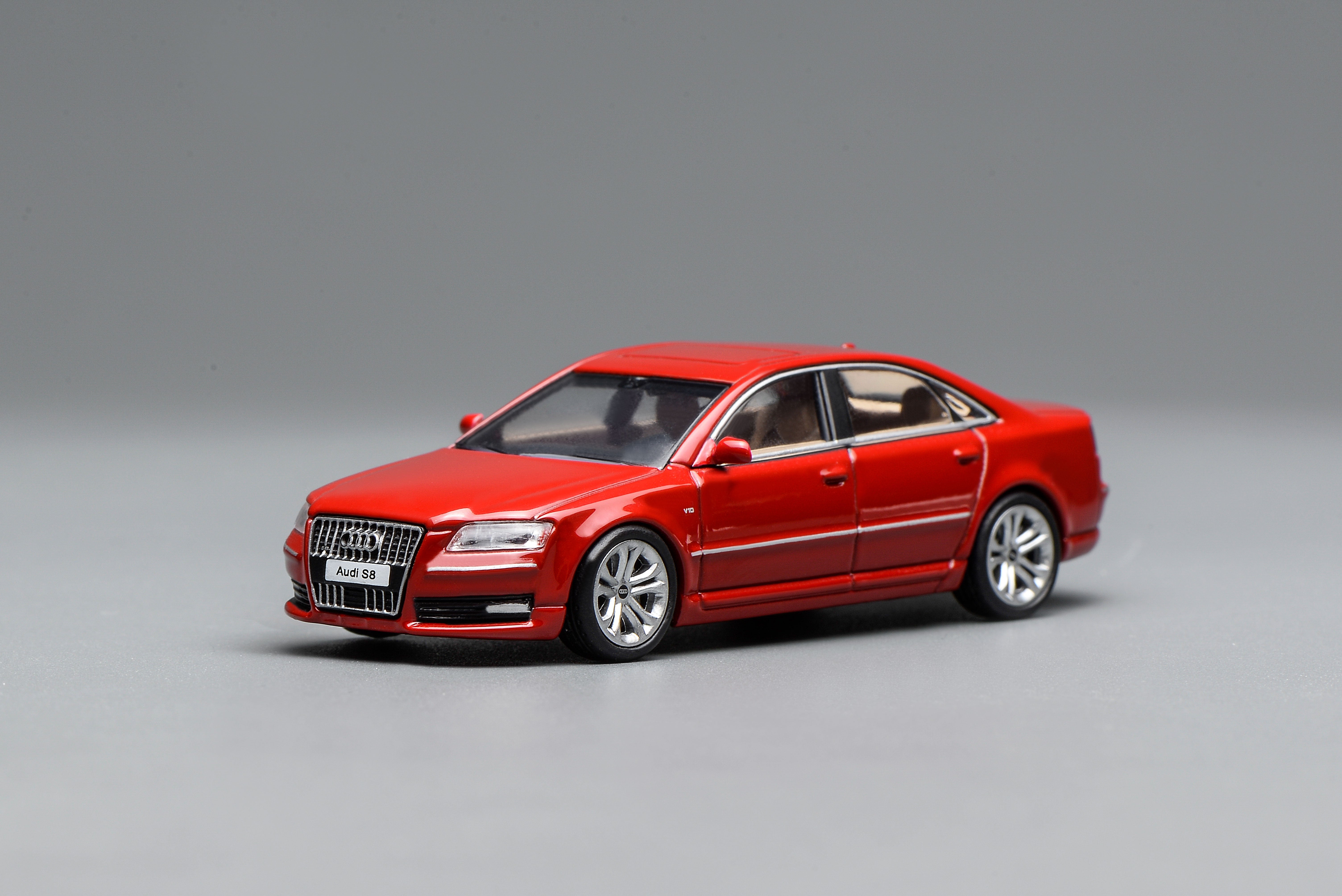 Preorder] MOTORHELIX 1:64 Audi S8/ A8 D3 2008 (2 Versions) M68215