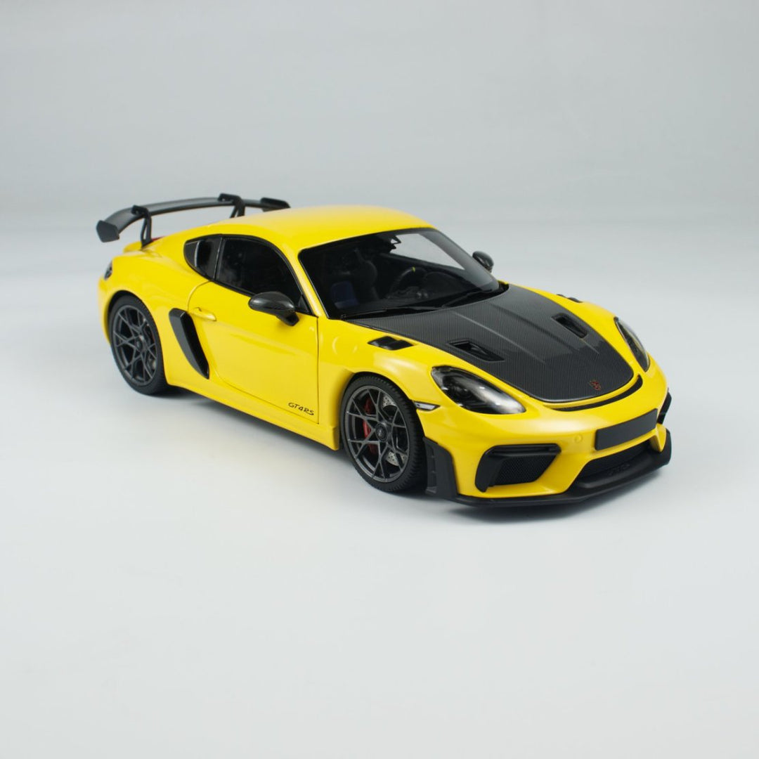 Minichamps 1:18 Caymen 718 Caymen GT4 RS Weissach Package