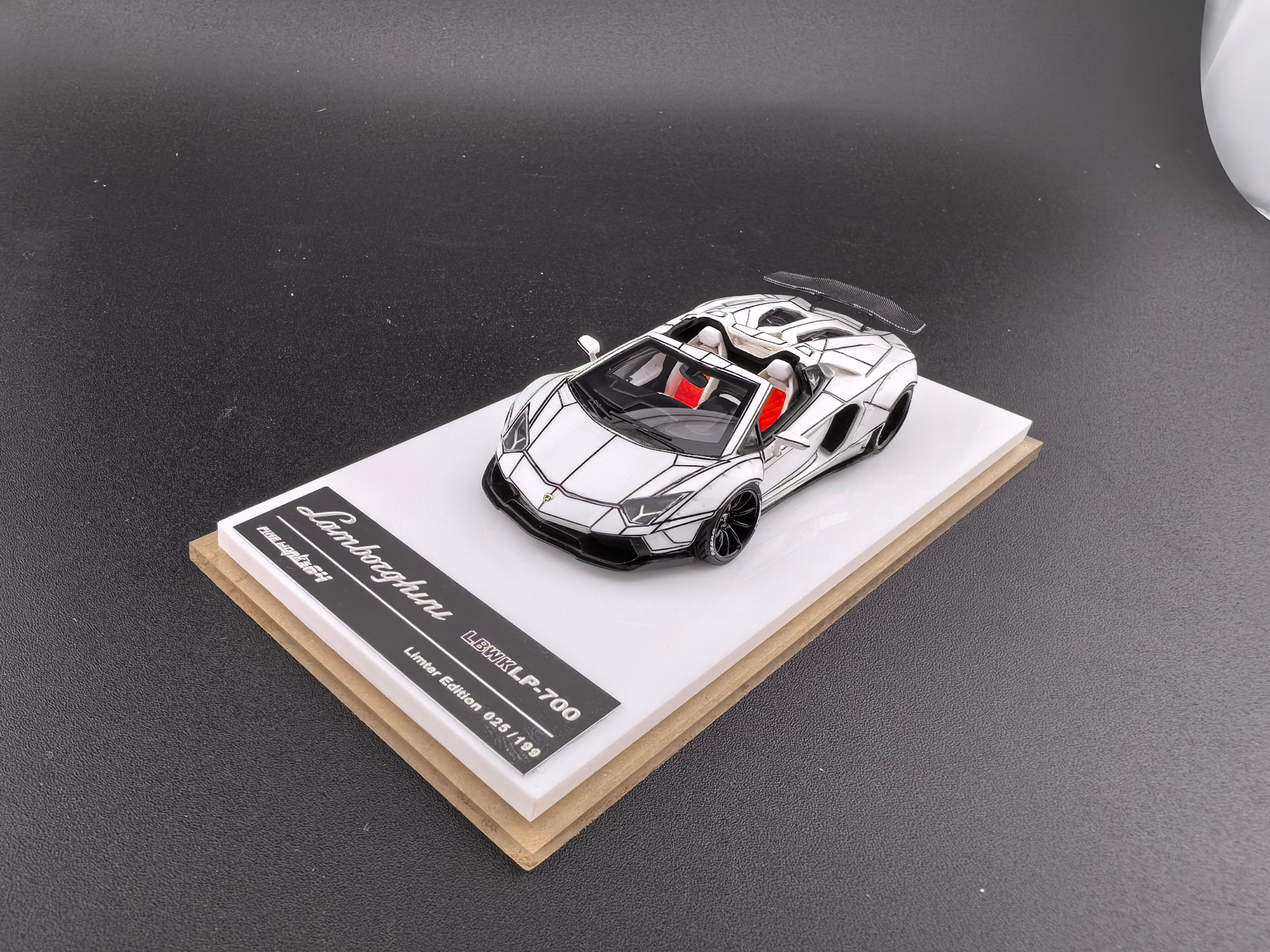 Fine works64 1:64 Lamborghini LP700 Roadster LB Wide-Body (2