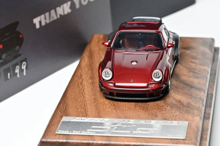 Onecar 1:64 Porsche 911 Singer DLS Red/Grey Carbon