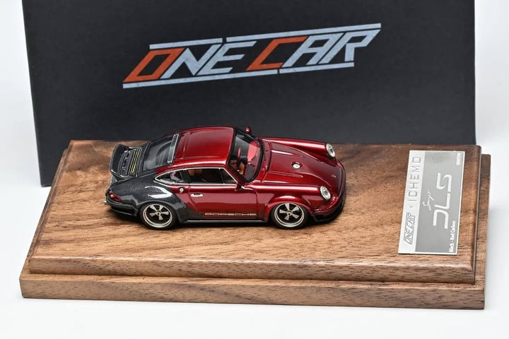 Onecar 1:64 Porsche 911 Singer DLS Red/Grey Carbon