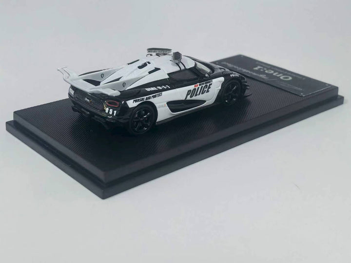 [Preorder] Model Collect 1:64 koenigsegg one 1 Black/White Police Livery MC640028A