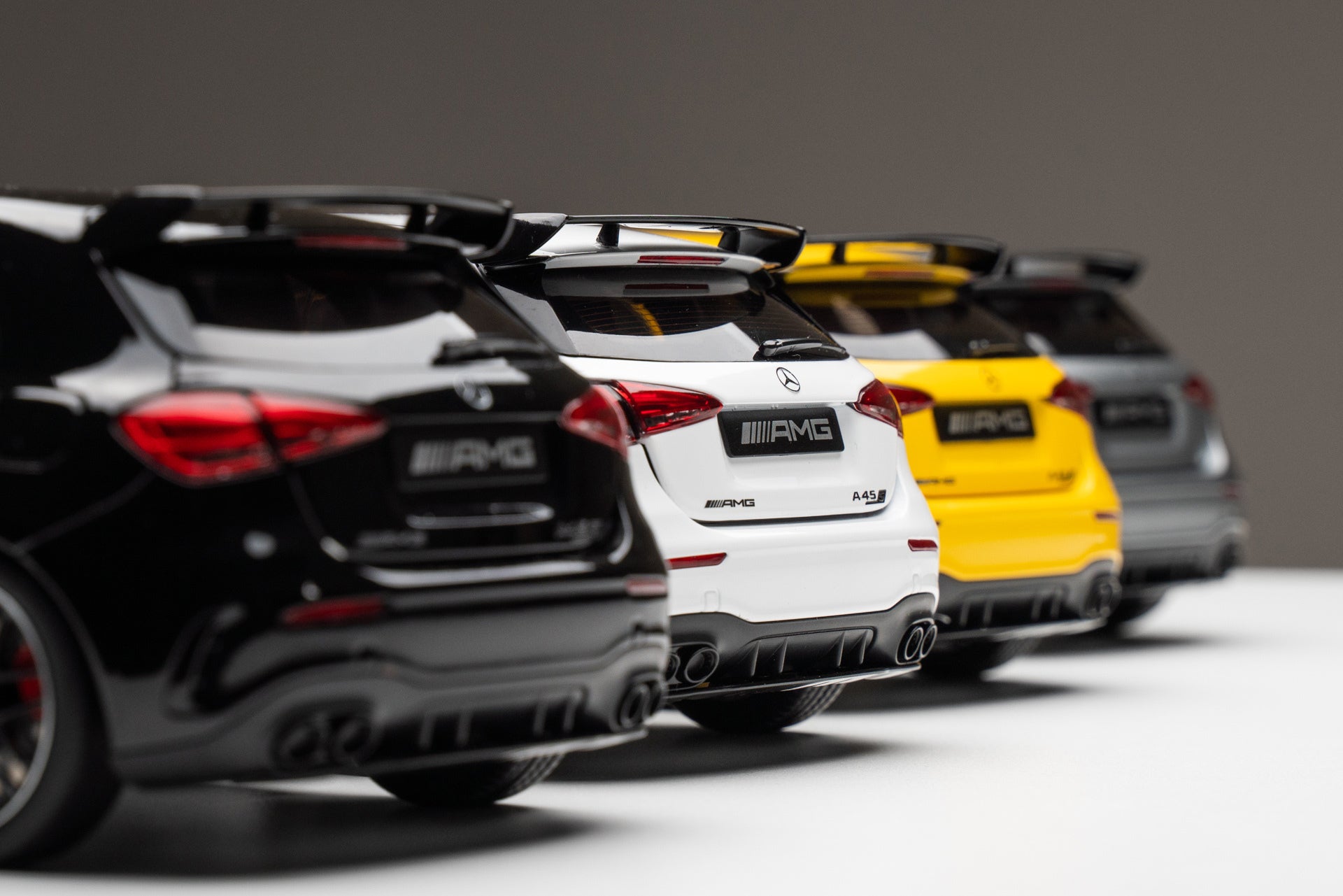 Kiloworks 1:18 Mercedes-Benz AMG A45 S Yellow LHD KLW000304