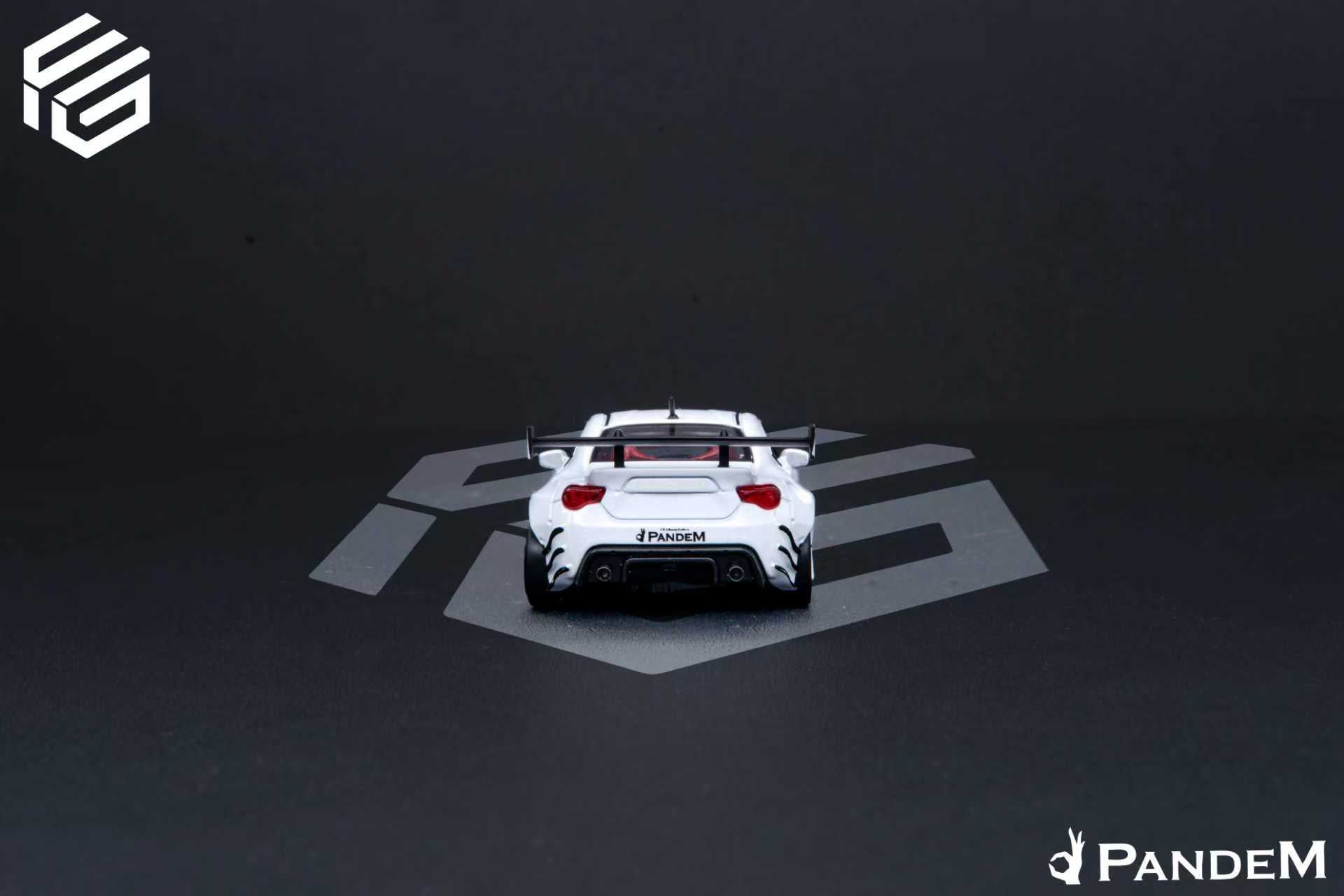 Preorder] FG 1:64 Subaru BRZ Fully Open Pandem Modified Pearl