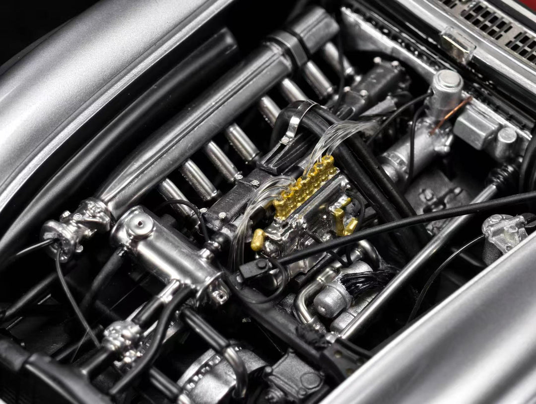 [Preorder] V8 Model 1:18 Mercedes Benz 300SLR (2 Colours)