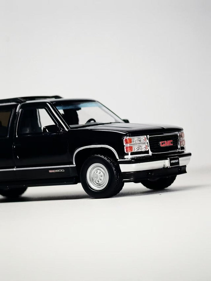[Preorder] BLISS 1:64 Chevrolet Suburban Pearl Black
