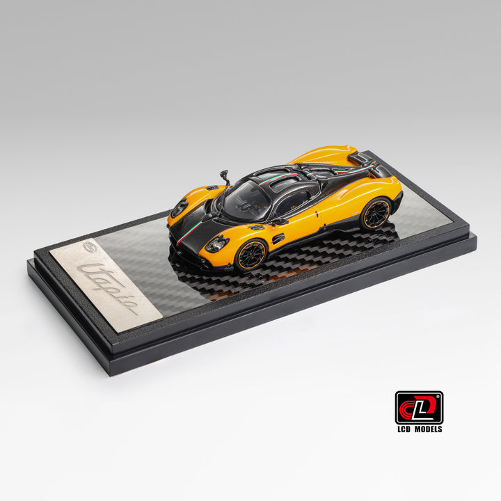 [Preorder] LCD 1:64 Pagani Utopia Yellow and Black Carbon LCD64039-CY