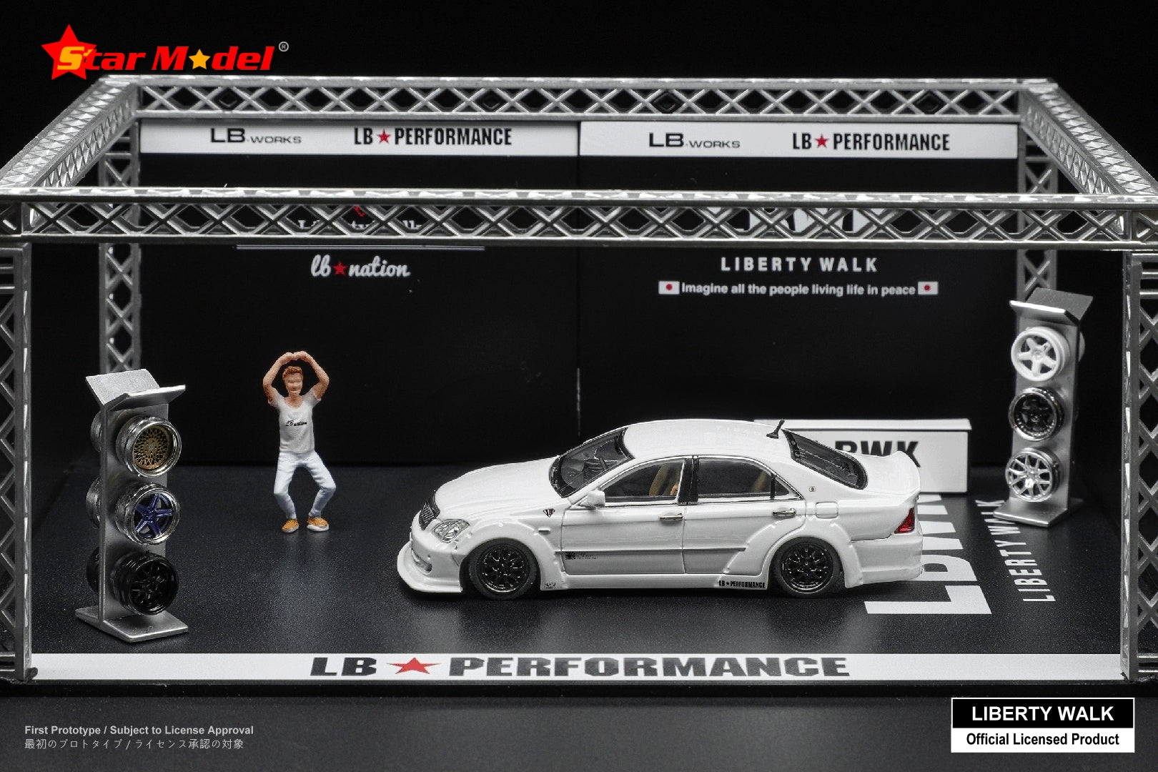 Star Model 1:64 LBWK licensed Toyota Crown The 12nd Generation
