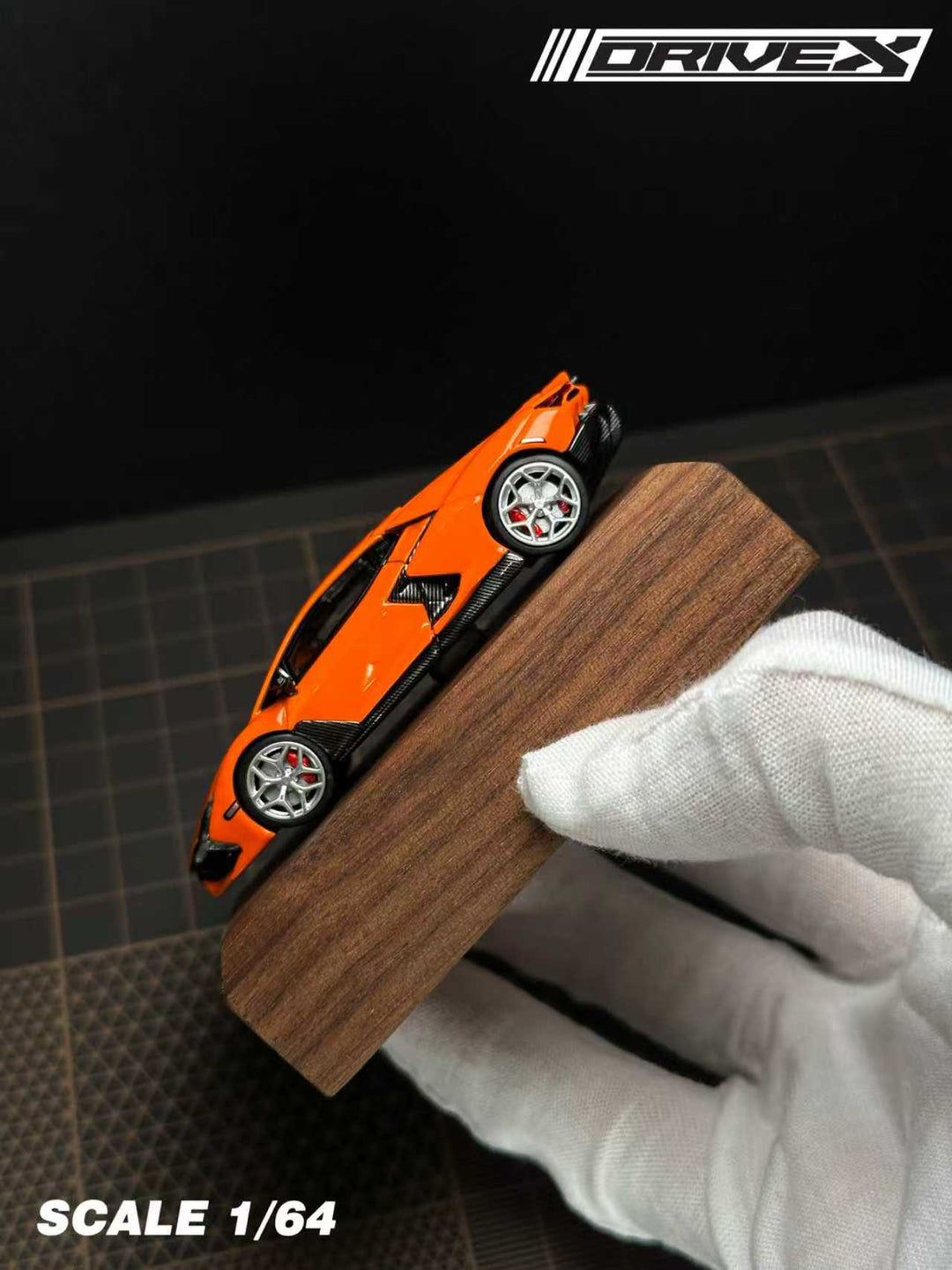 [Preorder] Drive X 1:64 Lamborghini Revuelto Hanging Card Board (7 Colours)