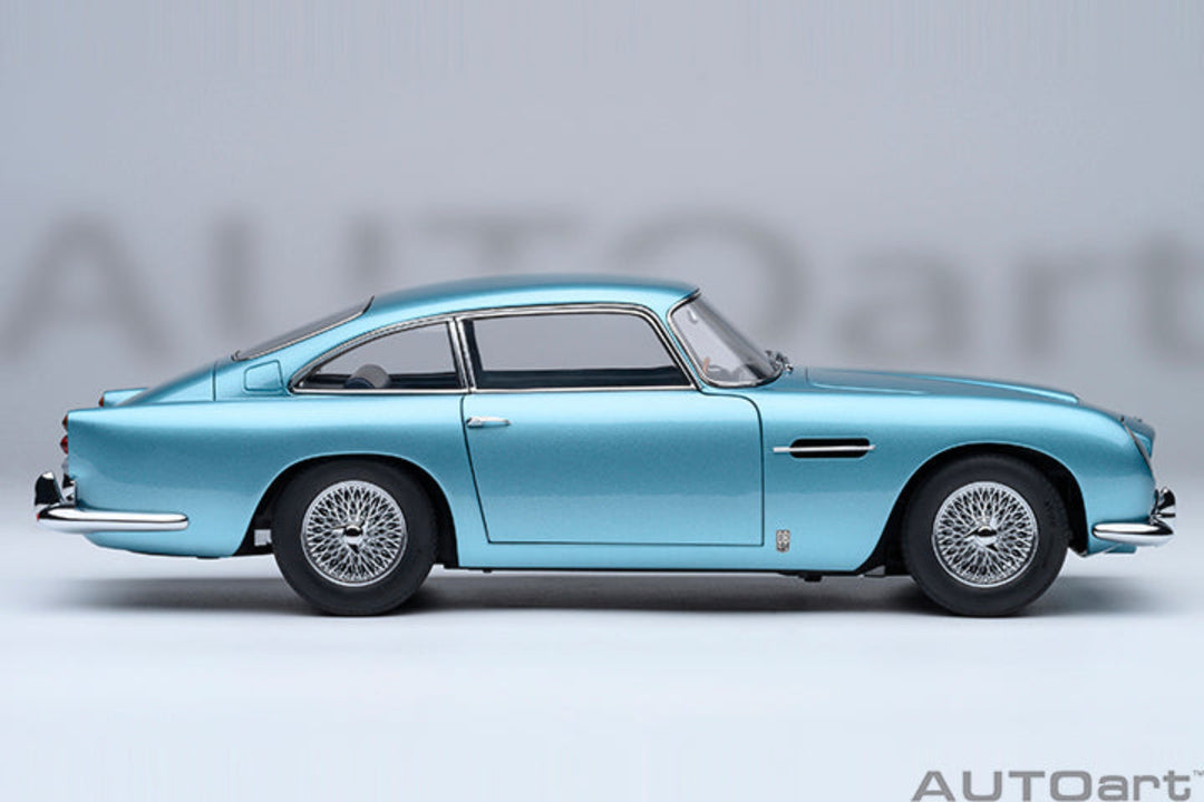 [Preorder] AutoArt 1:18 Aston Martin DB5 - Blue 70288