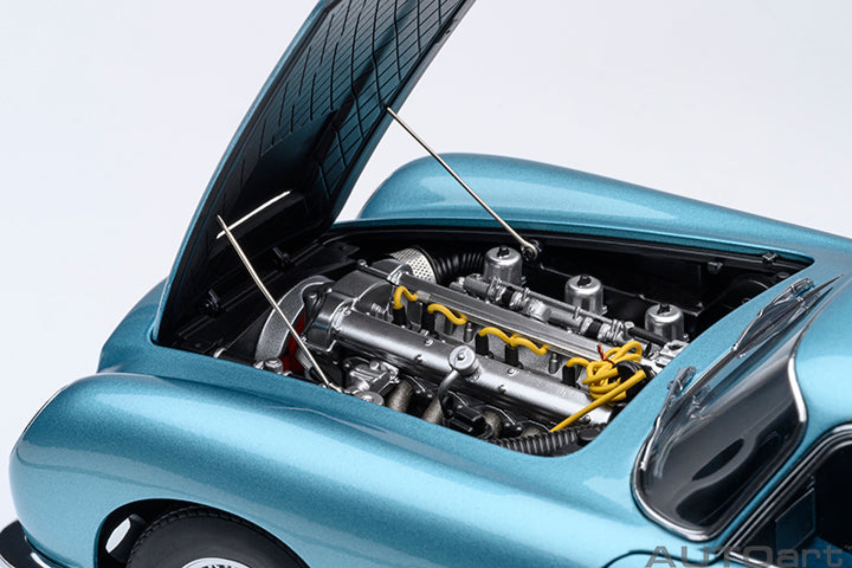 AutoArt 1:18 Aston Martin DB5 - Blue 70288 – Horizon Diecast
